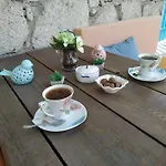 Tuana Butik Nocleg ze śniadaniem