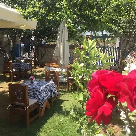 Oda ve Kahvaltı Tuana Butik 2*